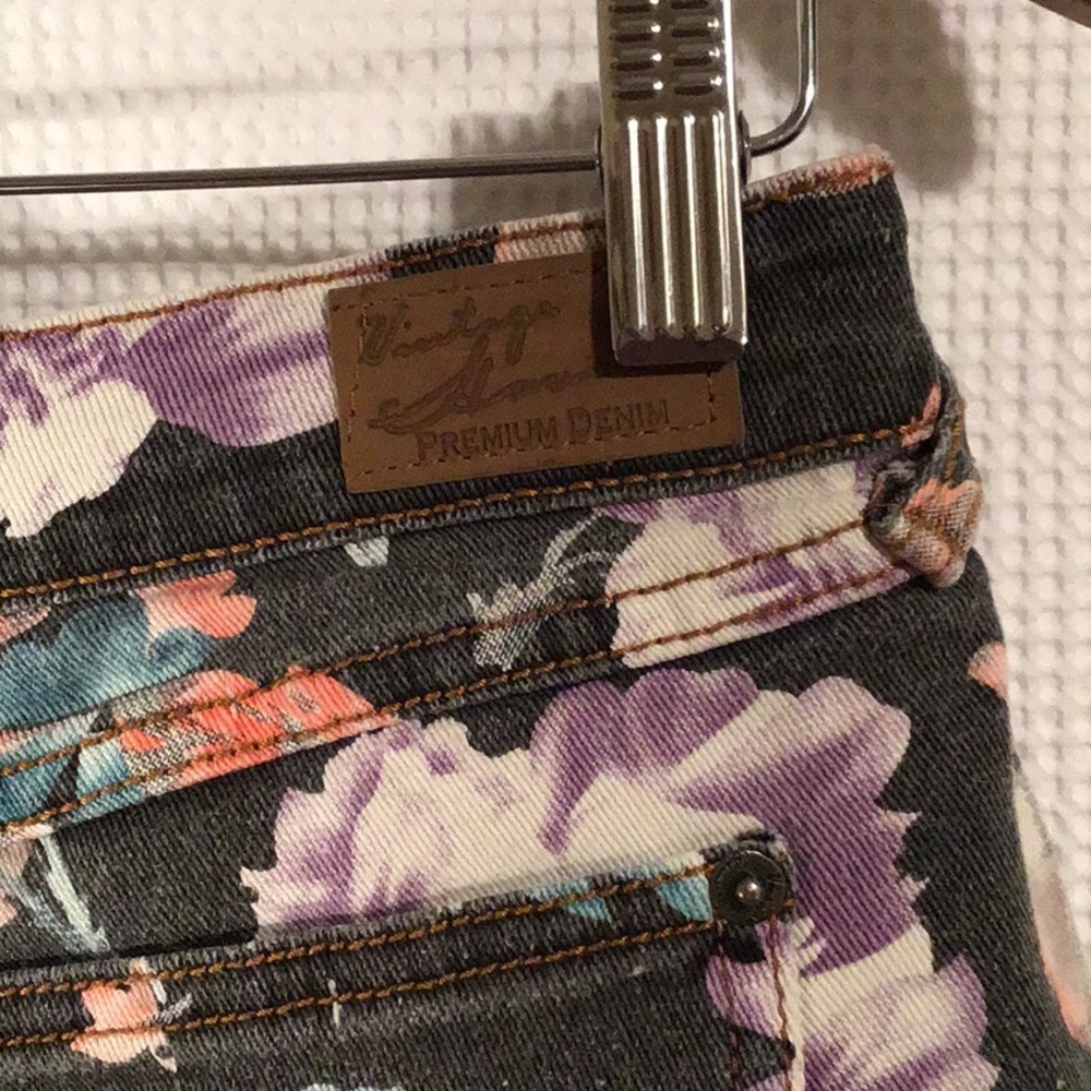 Vintage Havana Shorts - Picture 3 of 4